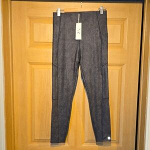 NIC+ZOE Textured Skinny Ponte Leggings in Charcoal